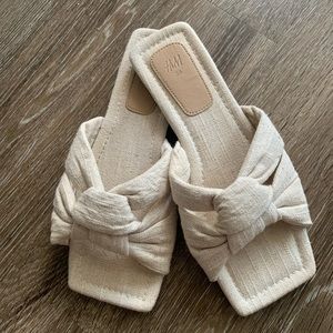 Linen knot slides